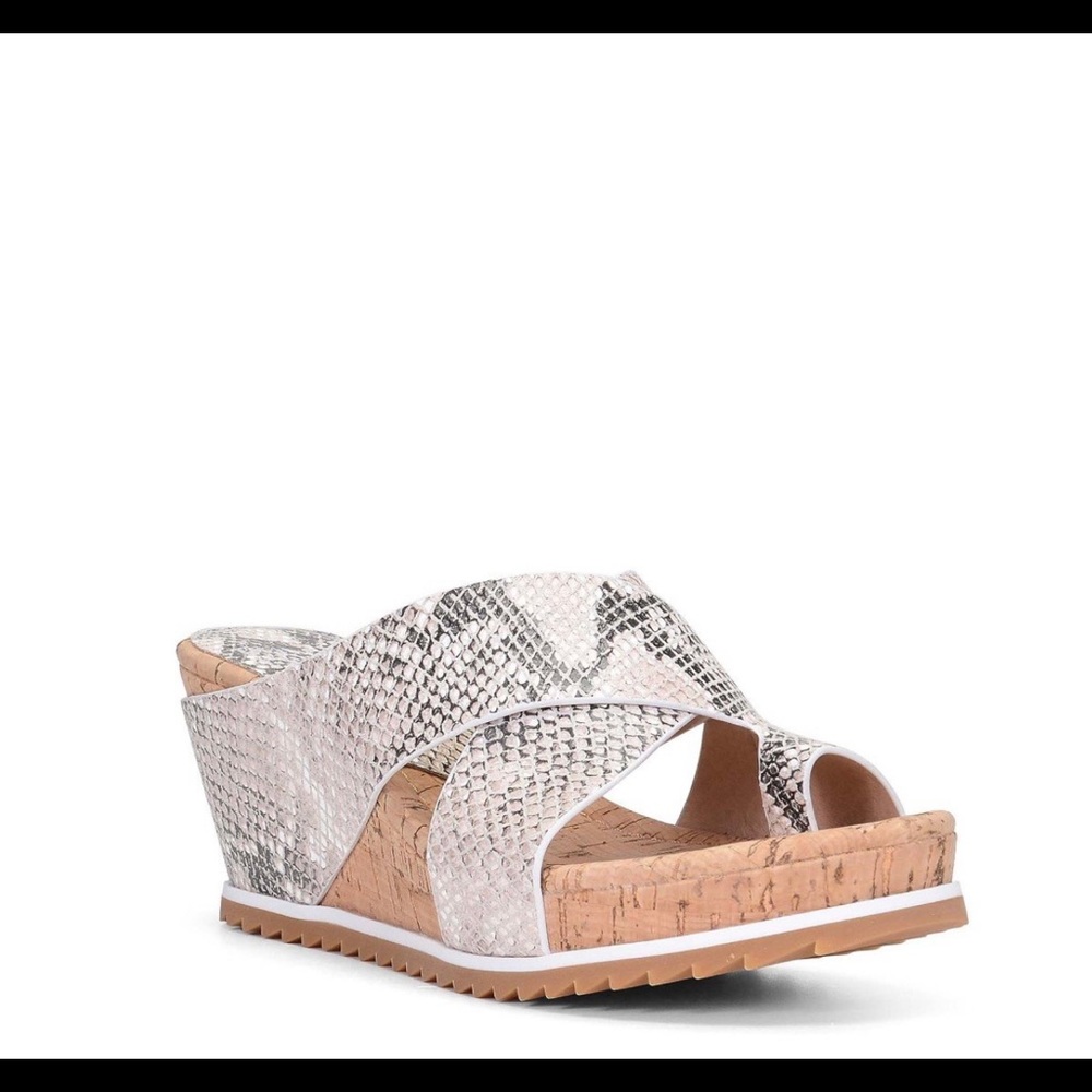 Donald Pliner Sisu wedge sandals